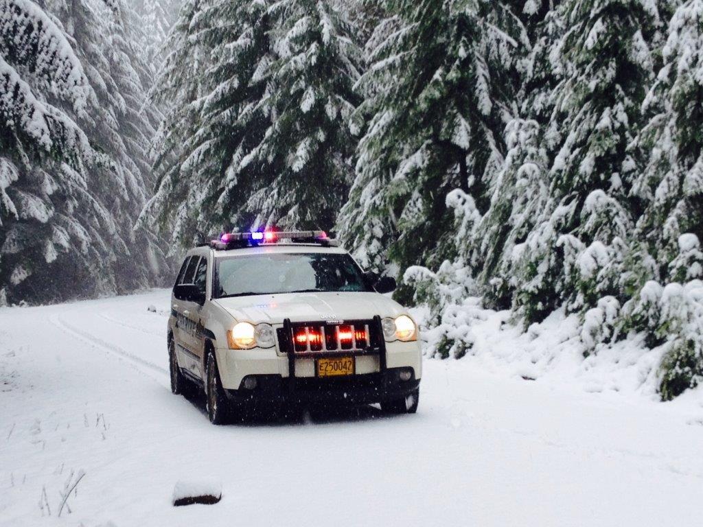 Lane County Sheriff patrol vehicle in the rural McKenzie River corridor